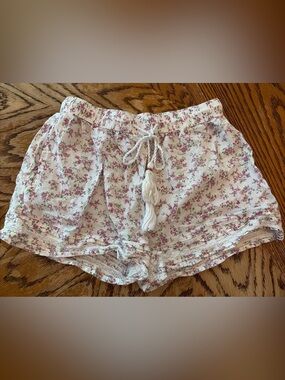 Rachel Ashwell Women's Pajama Shorts 
Floral Tassel Drawstring Pockets 
Size S